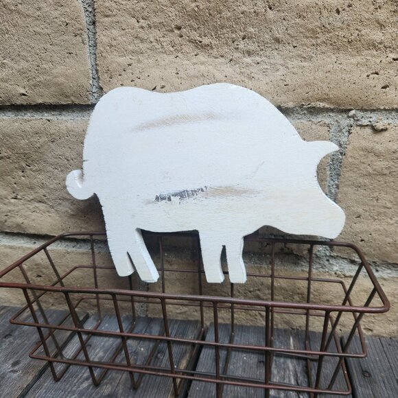 Distressed Wooden Pig Wire Basket Wall Hanging - Picture 5 of 5